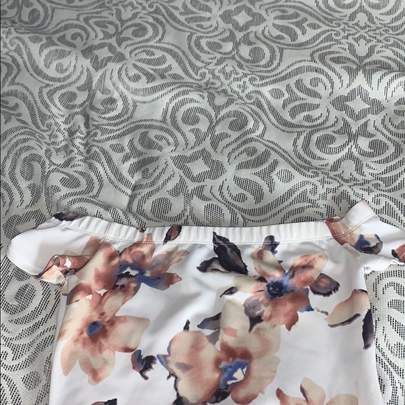 Flower Dress - Picture 3 of 3